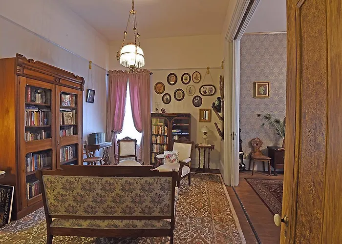 B Street House Inn